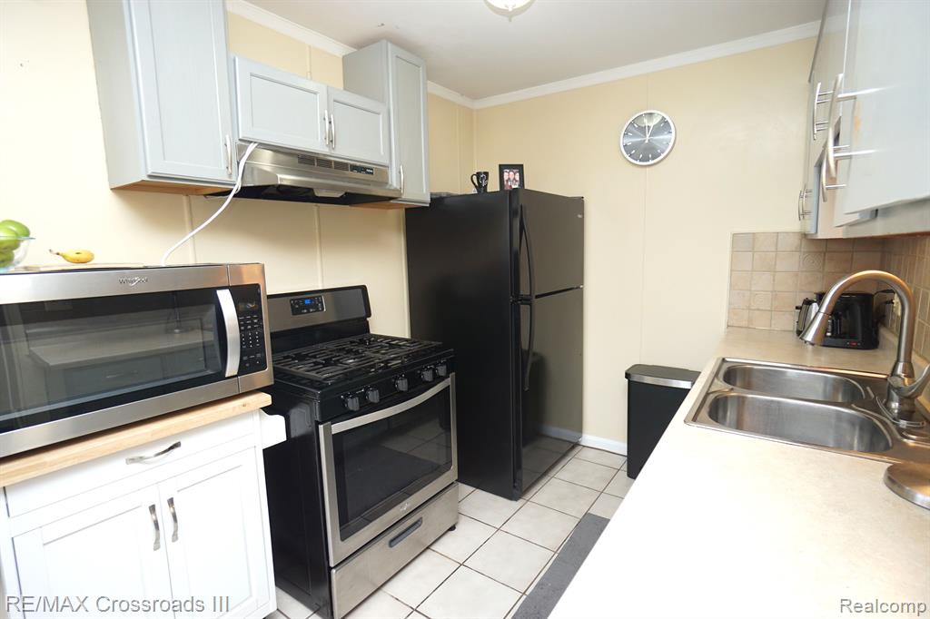 5863 BALFOUR Avenue, Allen Park, MI 48101 — Photo 11