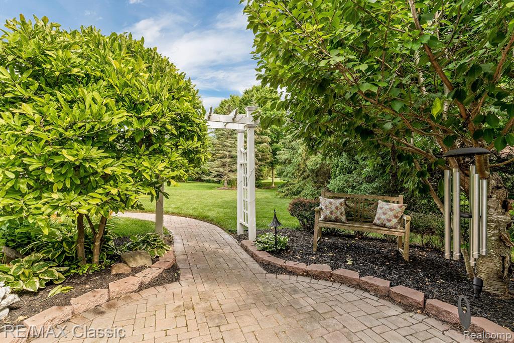 18416 CLAIRMONT Circle E, Northville, MI 48168 — Photo 45