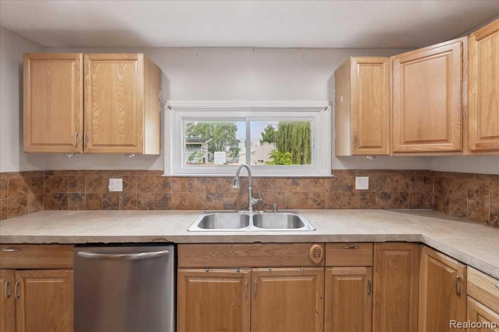 405 Huron Street, Owosso, MI 48867 — Photo 10