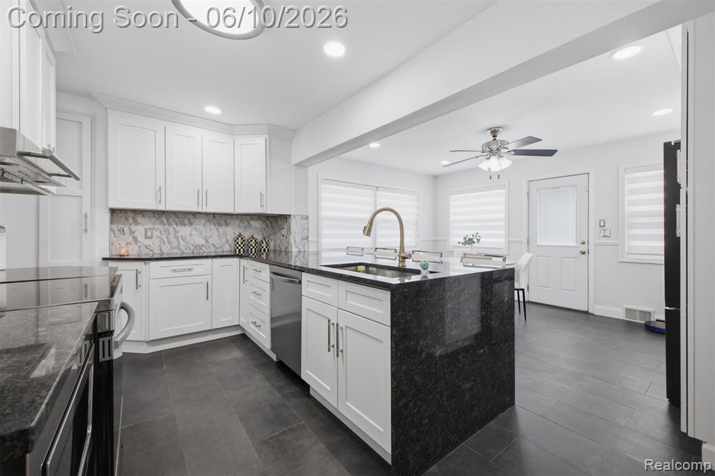 32120 Bock Street, Garden City, MI — Photo 10