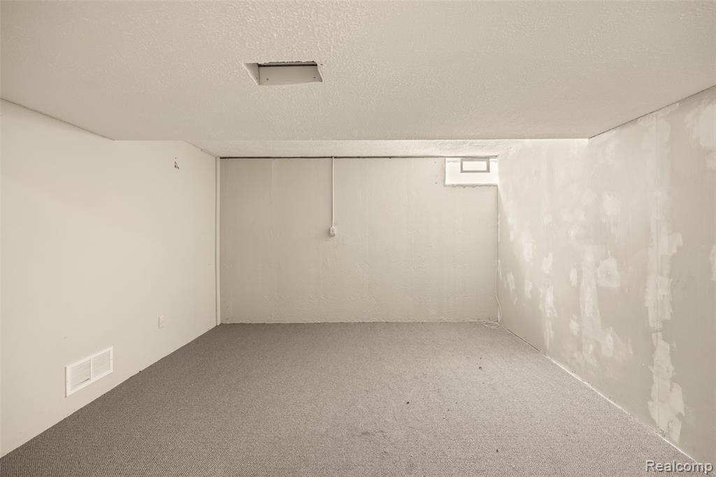 52909 10 Mile Road, South Lyon, MI 48178 — Photo 28