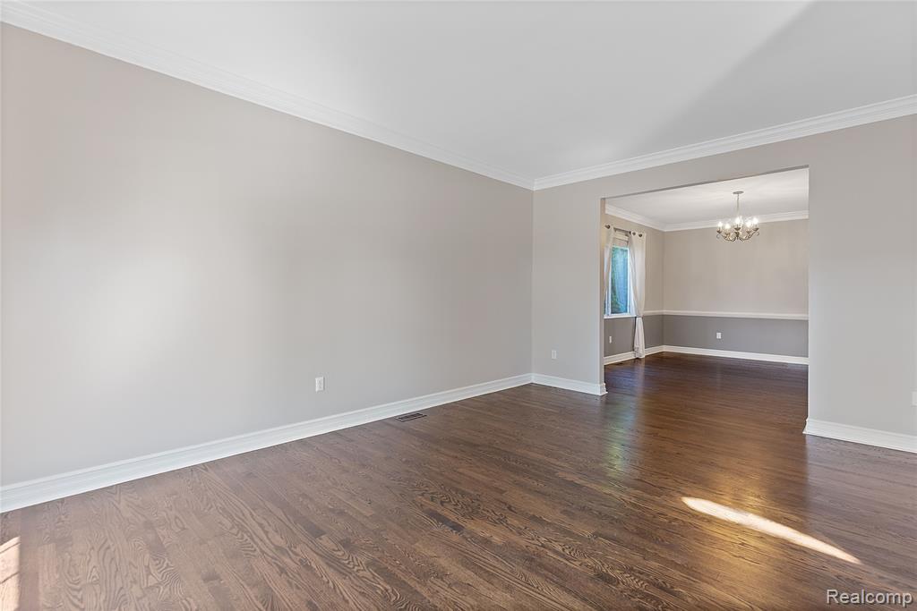 4360 Carriage Hill Court, Oakland, MI 48306 — Photo 8