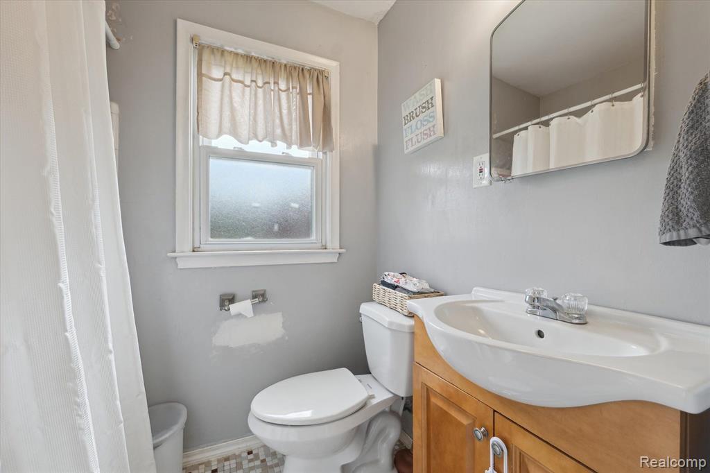 4302 MANDALAY Avenue, Royal Oak, MI 48073 — Photo 12