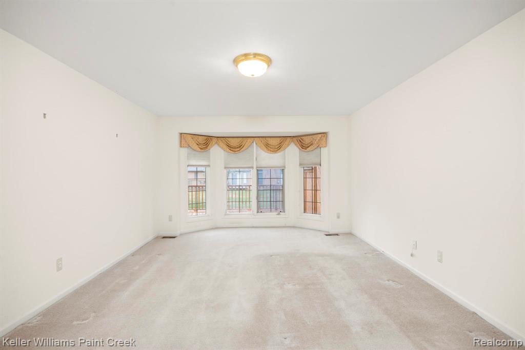 54710 Bellingham Drive, Utica, MI 48316 — Photo 27