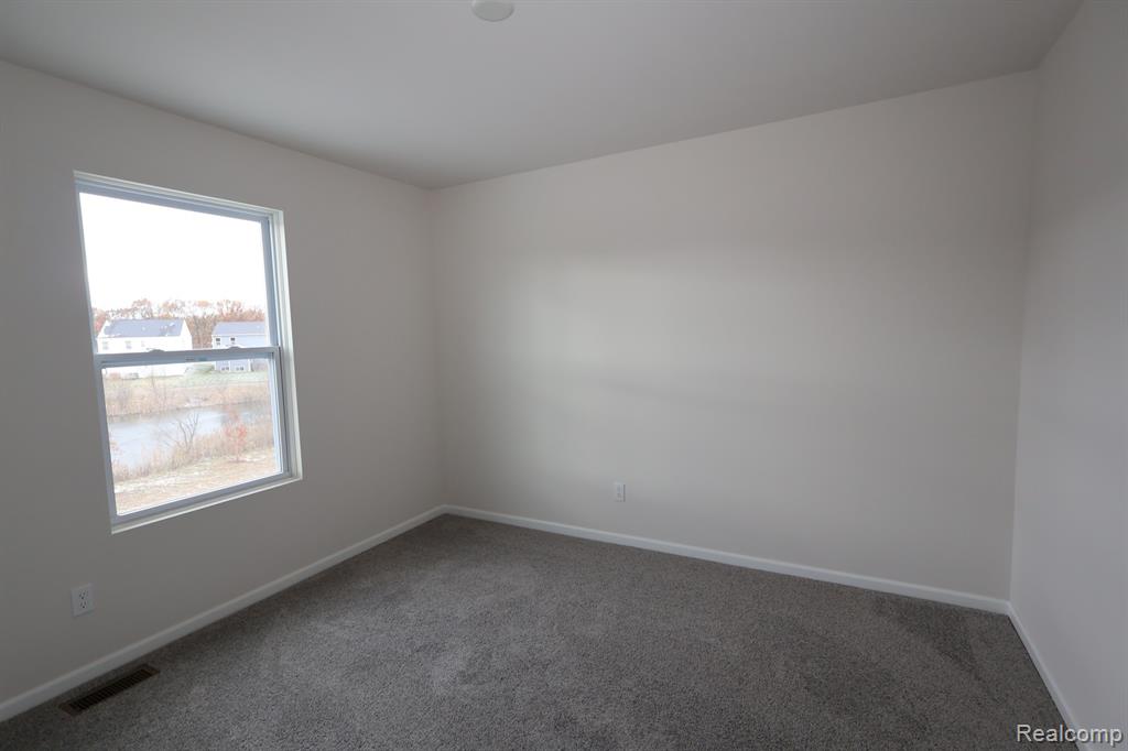 395 EDGE BROOK Drive, Holly, MI 48442 — Photo 25