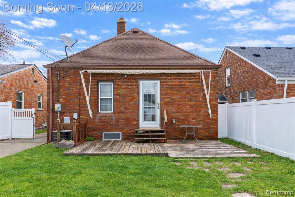 2446 22nd Street, Wyandotte, MI 48192 — Photo 2