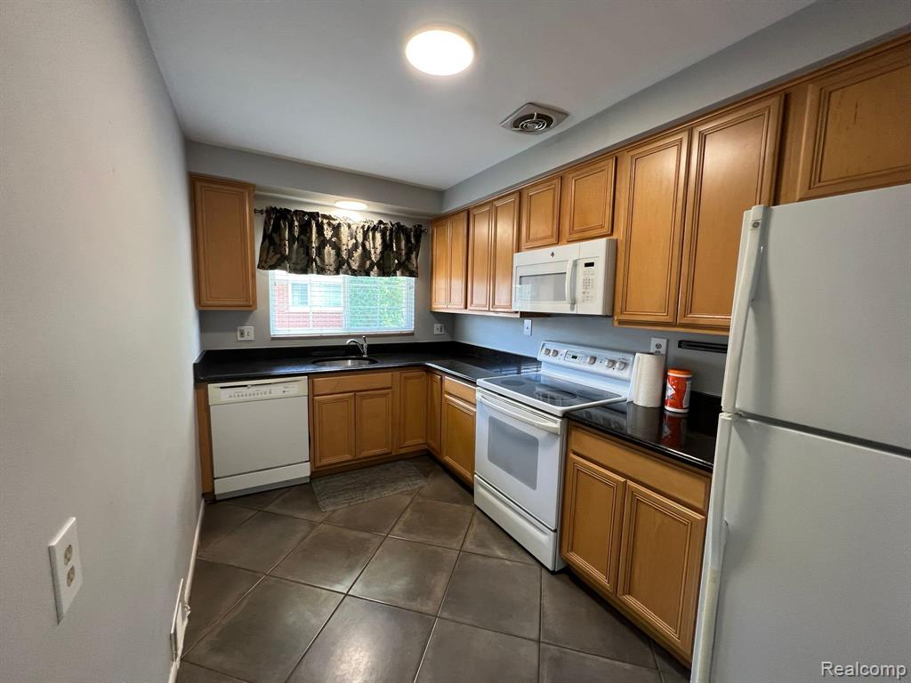 451 N Eton Street, Birmingham, MI 48009 — Photo 8