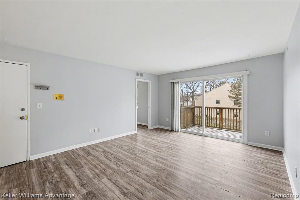 833 Bloomfield Village Boulevard, H, Auburn Hills, MI 48326 — Photo 4