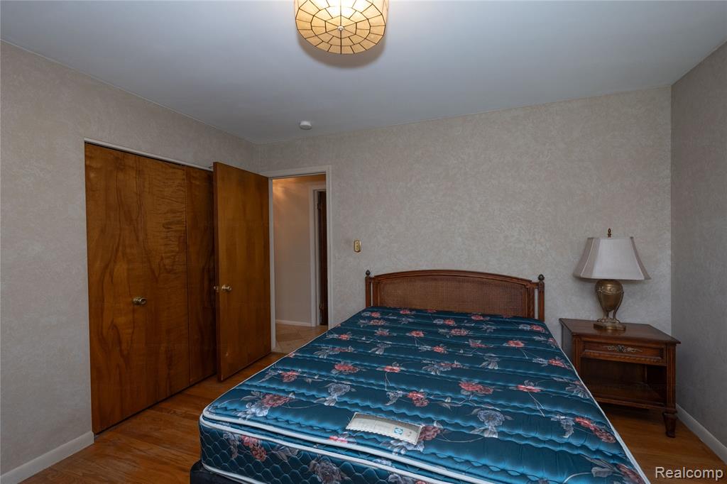 956 Blairmoor Court, Grosse Pointe Woods, MI 48236 — Photo 20