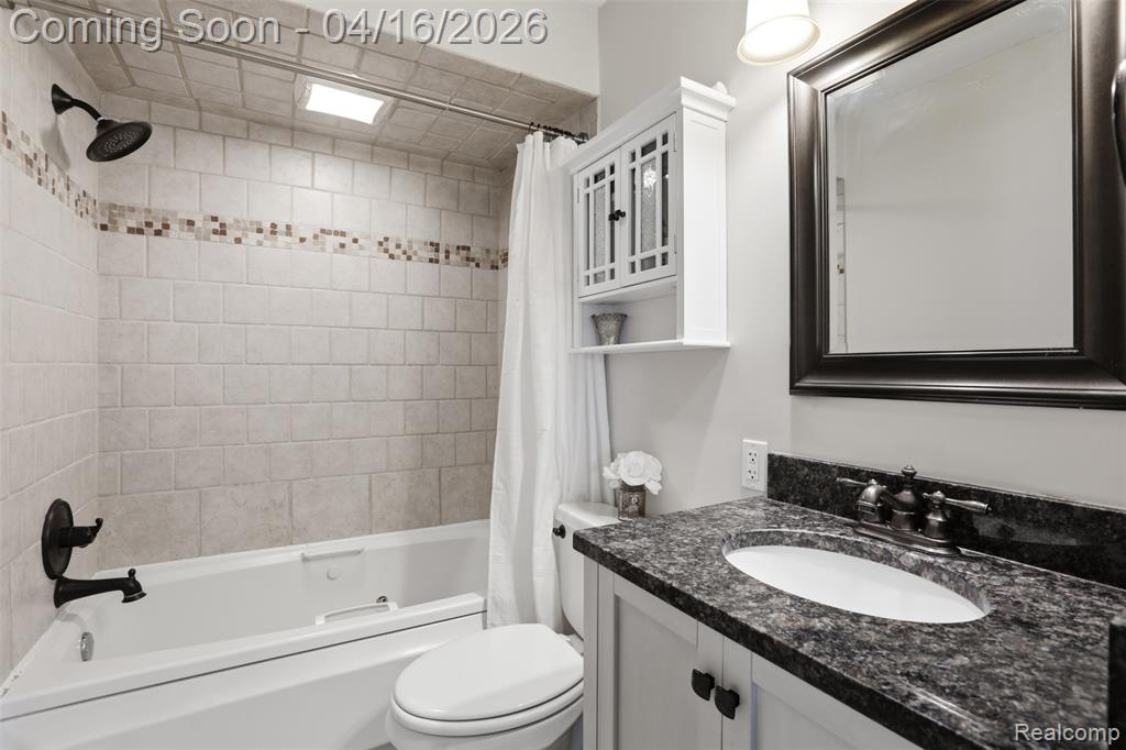 4350 Mandalay Avenue, Royal Oak, MI 48073 — Photo 21