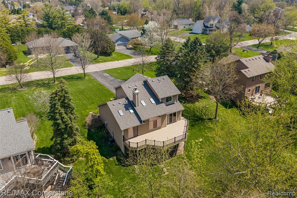 501 Alexander Drive, Commerce Twp, MI 48390 — Photo 33