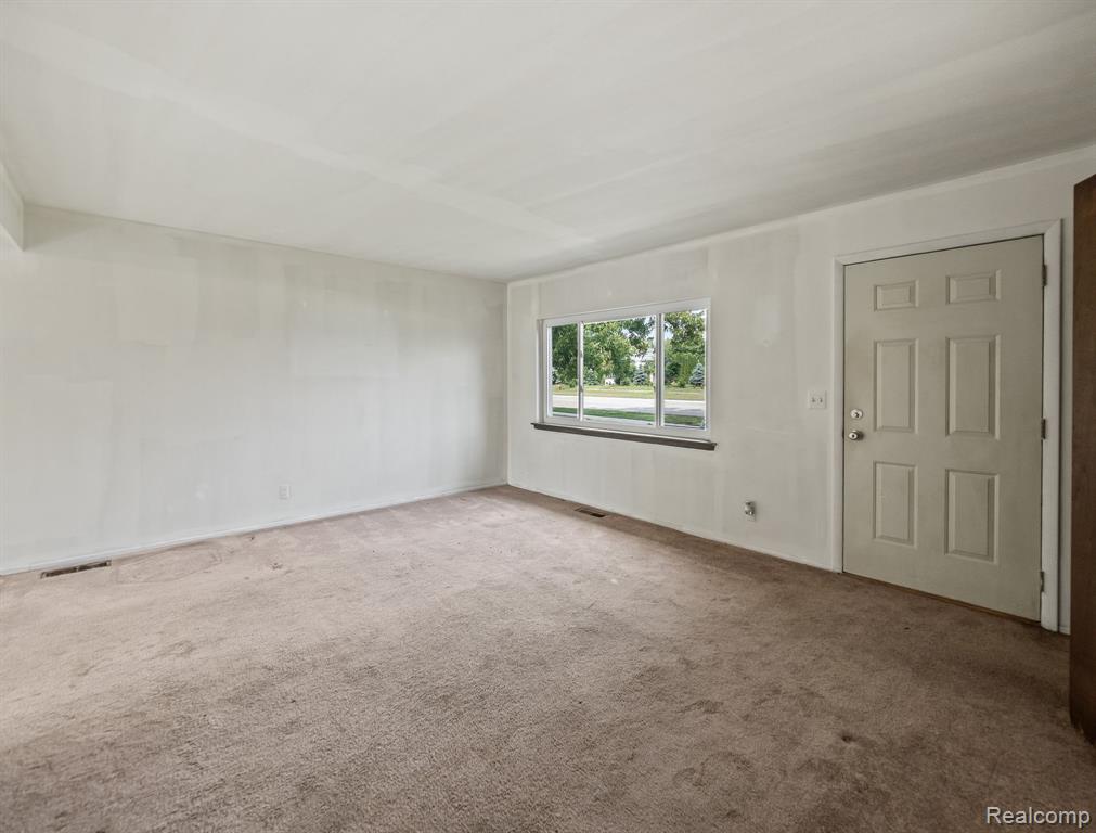 43667 DEQUINDRE Road, Troy, MI 48085 — Photo 9