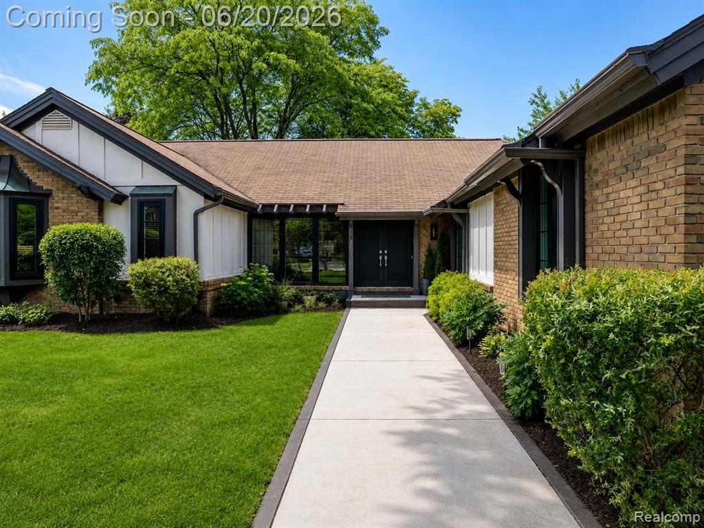 4413 Pinehurst Drive, West Bloomfield, MI — Photo 8