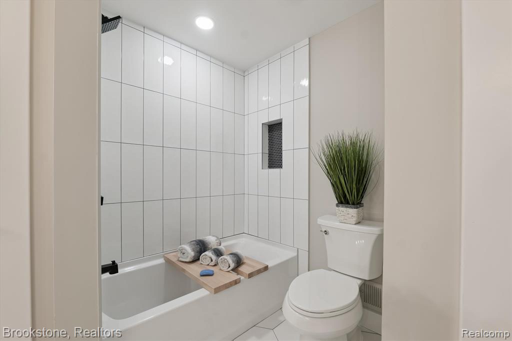 8721 Kennedy Circle North, 4, Warren, MI 48093 — Photo 26