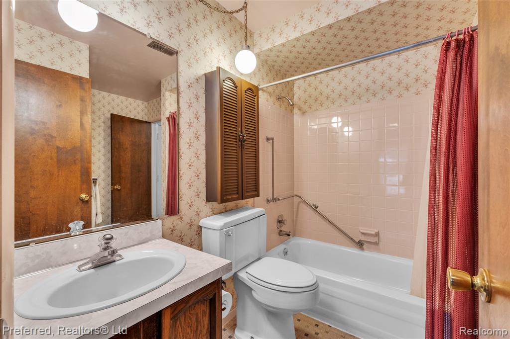 46323 Gainsborough Drive, Canton, MI 48187 — Photo 31
