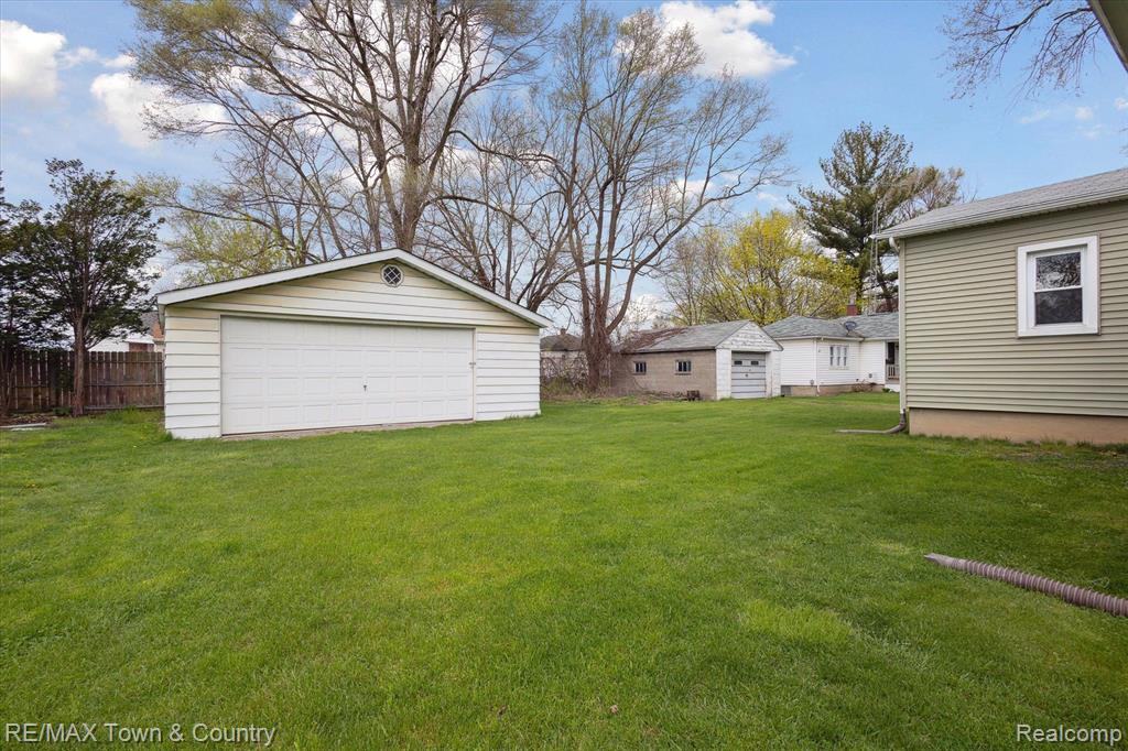 4127 DOUGLAS Avenue, Flint, MI 48506 — Photo 14