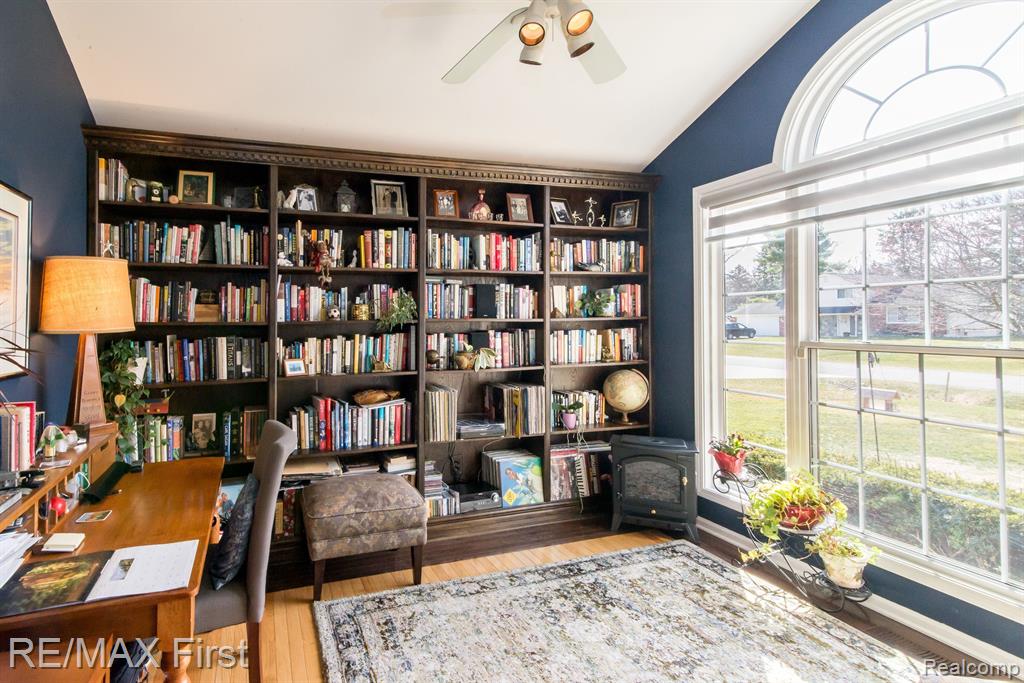8598 GOLF LANE Drive, Commerce Twp, MI 48382 — Photo 16