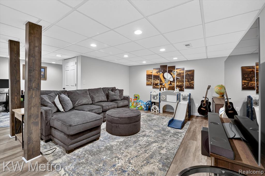 8181 Springdale Drive, White Lake, MI — Photo 33