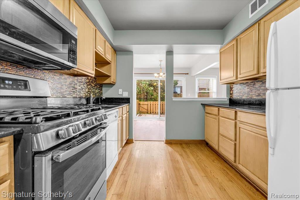 1598 BRENTWOOD Drive, Troy, MI 48098 — Photo 12