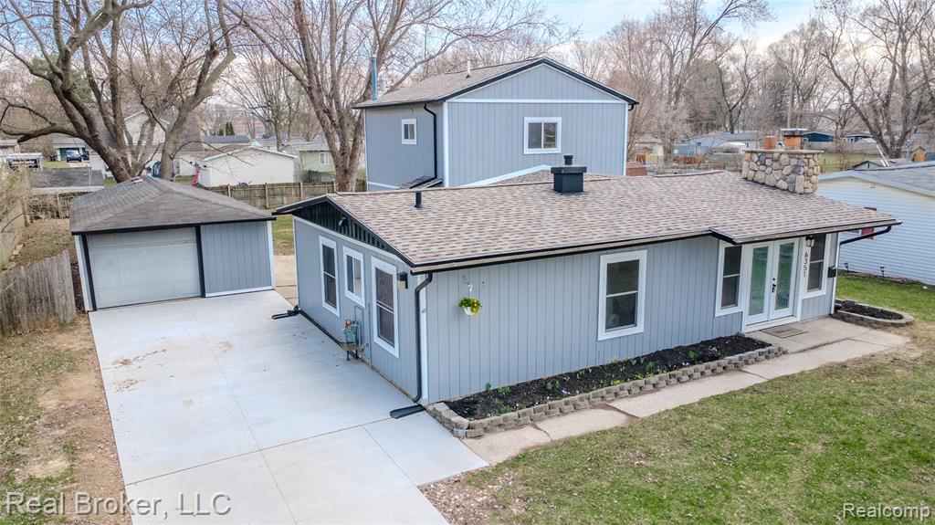 6351 Beth, Brighton, MI 48116 — Photo 36