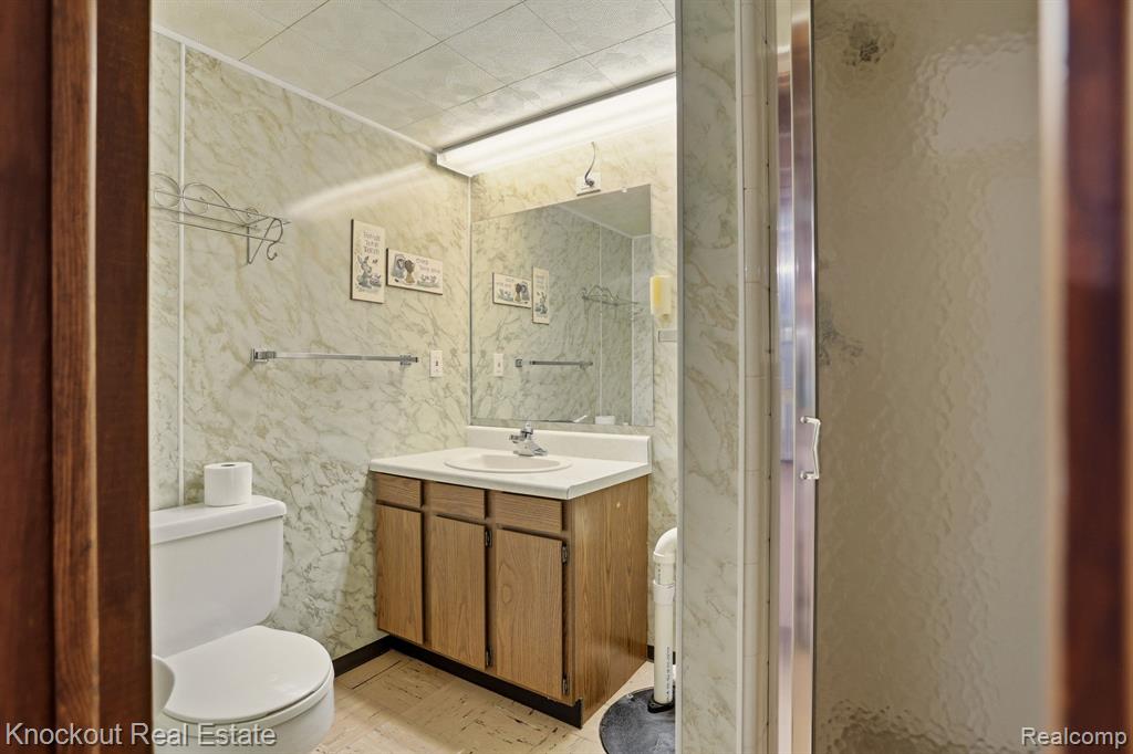 275 S Airport Road, Saginaw, MI 48601 — Photo 33