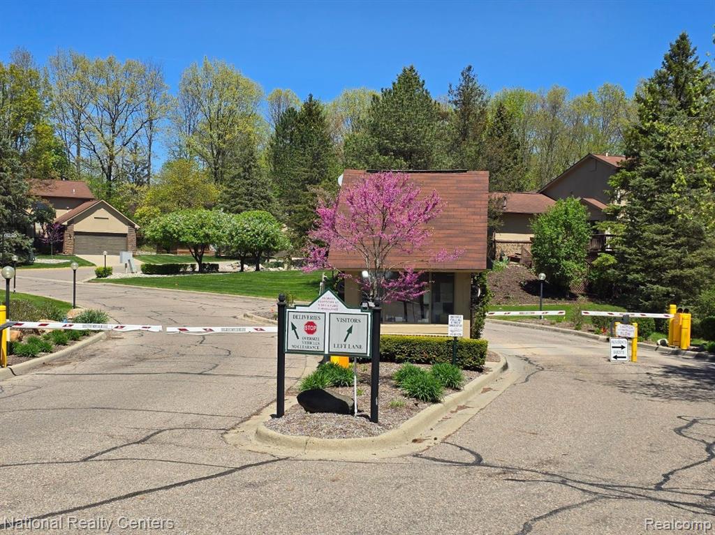 6400 PINECREST, West Bloomfield, MI — Photo 50