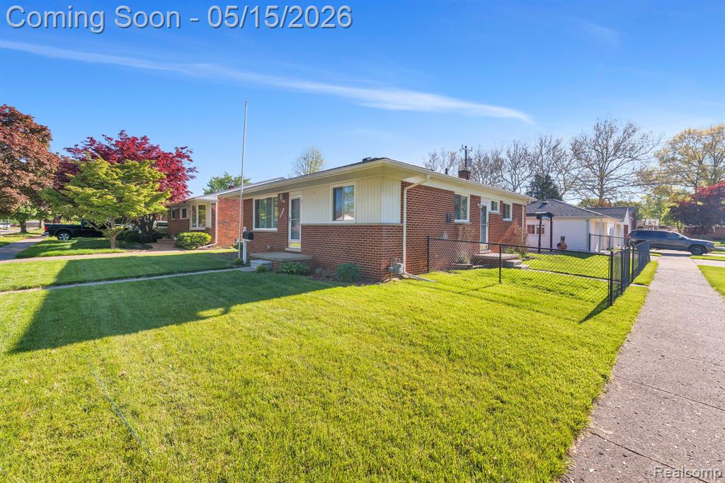 8610 N Evangeline Street, Dearborn Heights, MI 48127 — Photo 9
