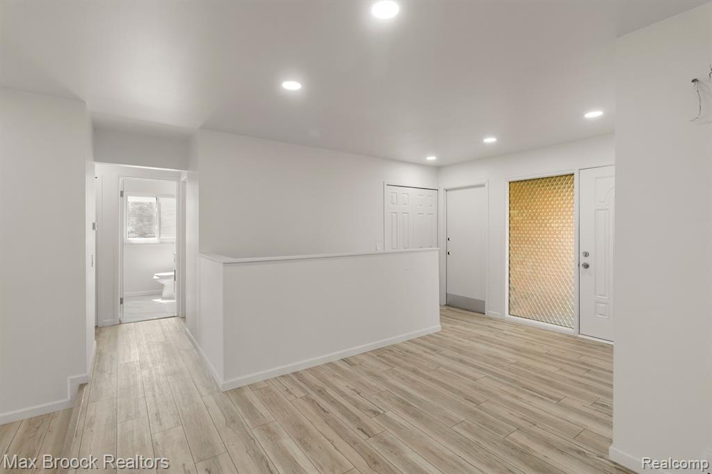 6207 NICHOLAS Drive, West Bloomfield, MI — Photo 8