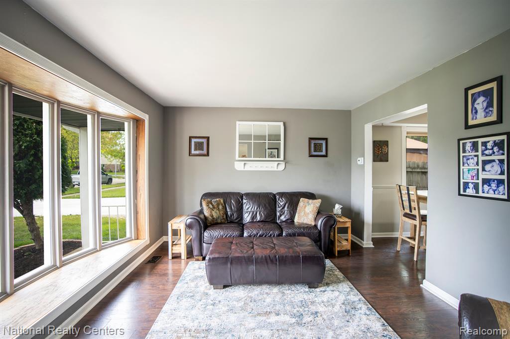 42438 SOMERSET Court, Canton, MI 48187 — Photo 3