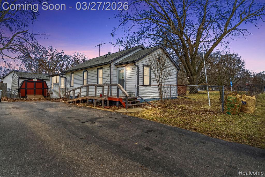 782 Stanley Avenue, Pontiac, MI 48340 — front exterior