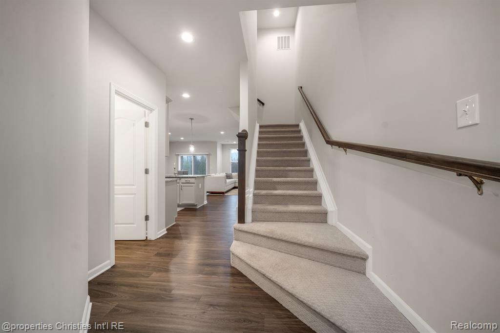 43580 PROSPECT, Novi, MI — Photo 3