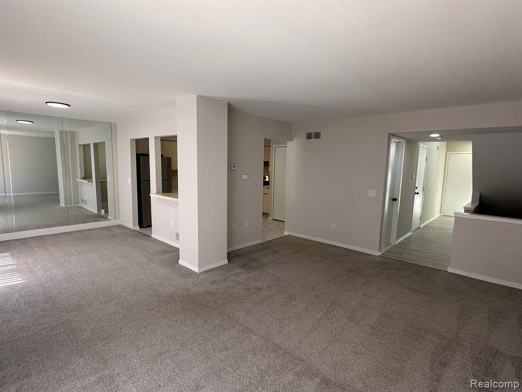 604 CHESHIRE Court, Rochester Hills, MI 48307 — Photo 8