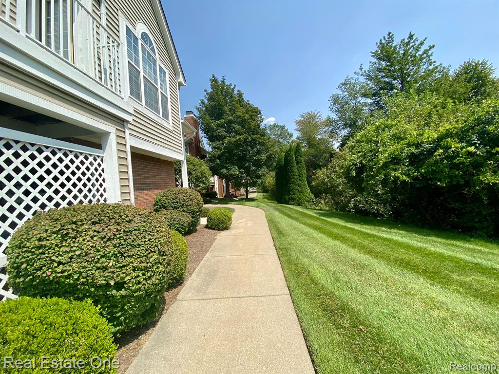 44932 MARIGOLD Drive, Sterling Heights, MI 48314 — Photo 28