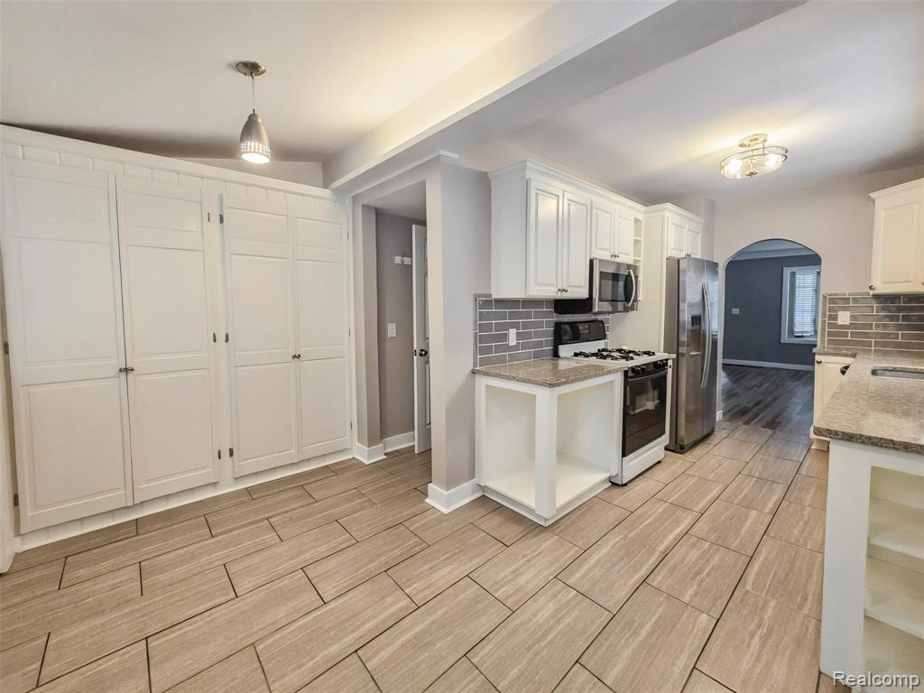 4369 Richalva Court, Waterford, MI 48329 — Photo 15