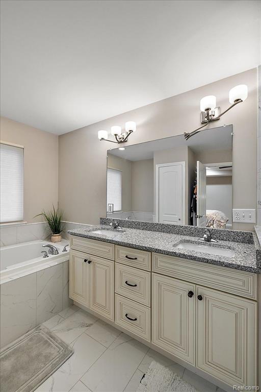 3973 LISA MARIE Drive, Sterling Heights, MI 48314 — Photo 36