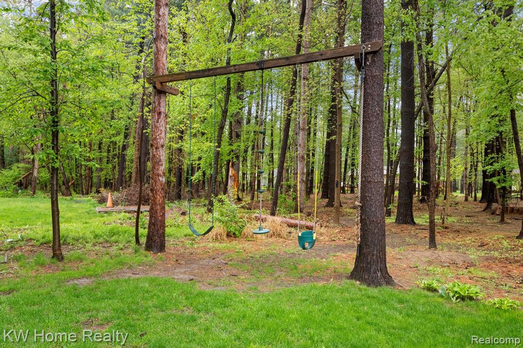 4143 EMERALD PINES Drive, Commerce Twp, MI 48390 — Photo 55