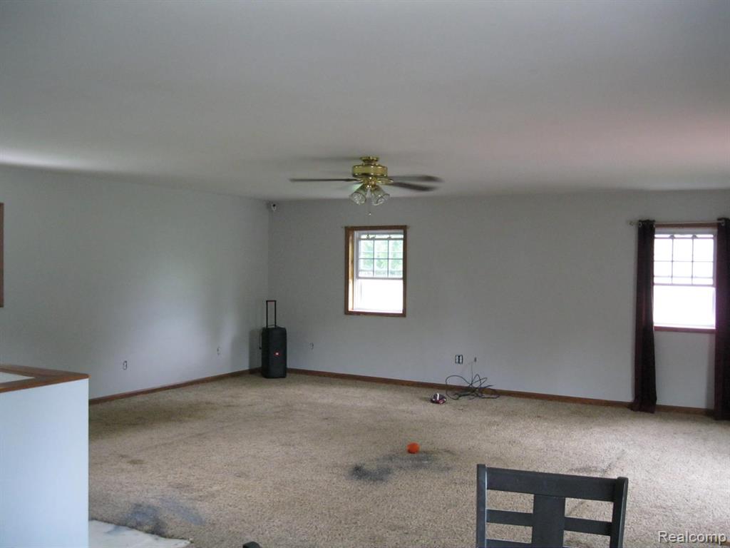 4500 Pommore, Milford, MI 48380 — Photo 11