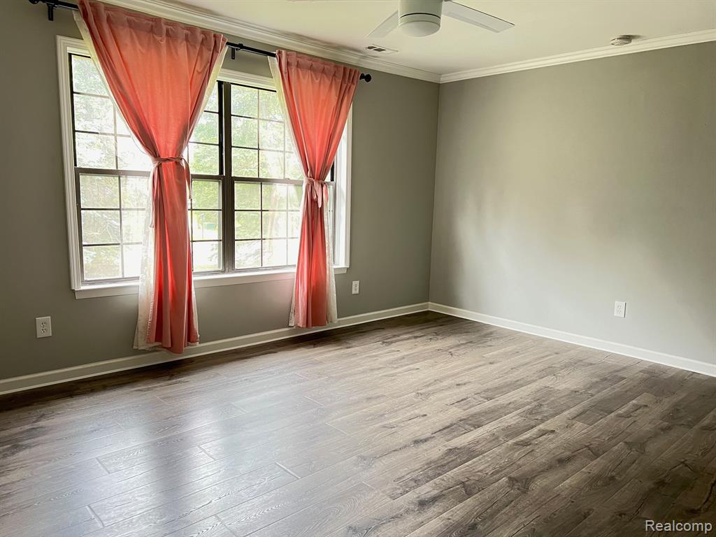 37033 RIDGEDALE Circle, Farmington Hills, MI 48331 — Photo 10