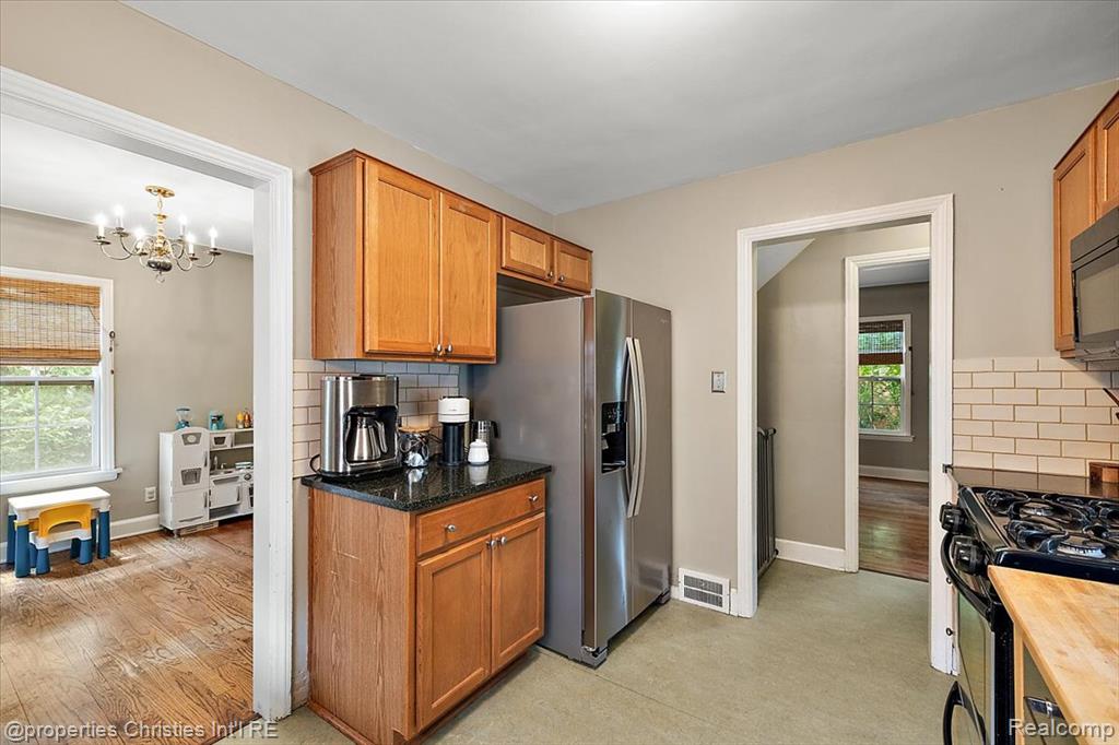 13356 Balfour Avenue, Huntington Woods, MI — Photo 13