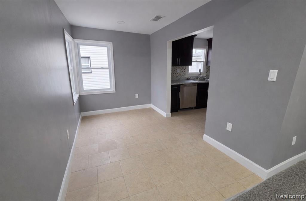 5651 Fenton Street, Dearborn Heights, MI 48127 — Photo 4