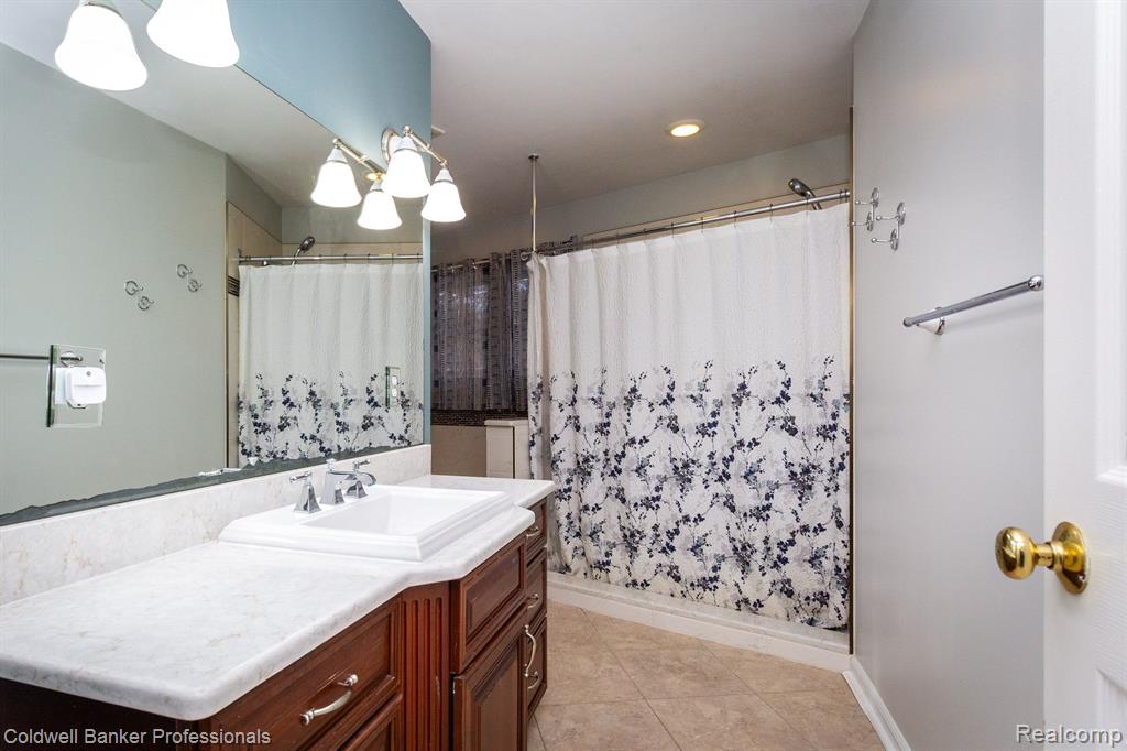 811 RAMSGATE Lane, Oxford, MI 48371 — Photo 25