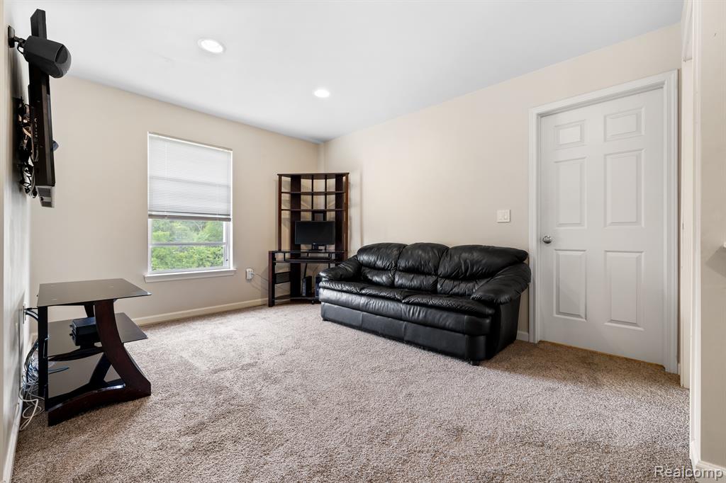 8844 Somerset Lane, Ypsilanti, MI 48198 — Photo 23