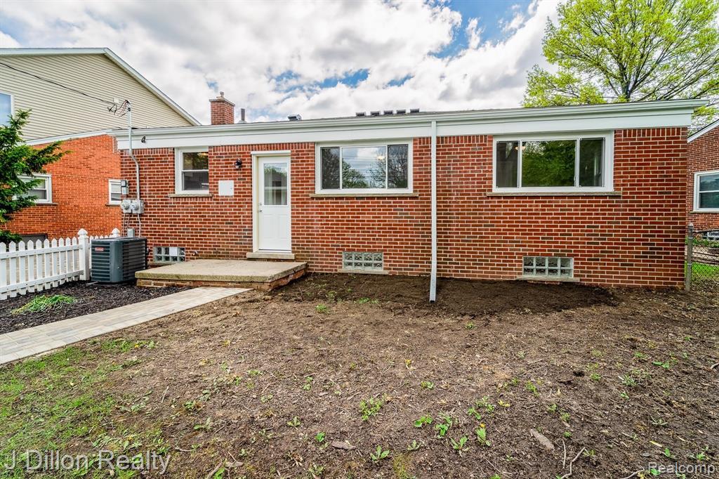 6639 SHARON Street, Garden City, MI — Photo 14