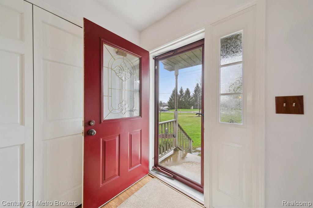6452 E MAPLE Avenue, Grand Blanc, MI 48439 — Photo 5