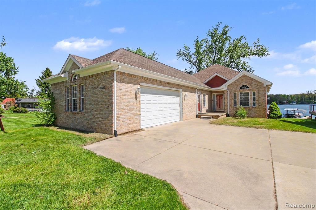 2853 Rubbins Road, Howell, MI 48843