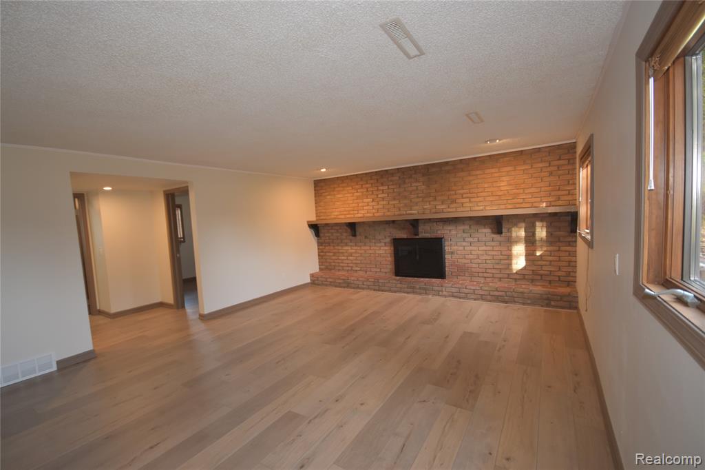 5106 Lakewood Drive, Grand Blanc, MI 48439 — Photo 23