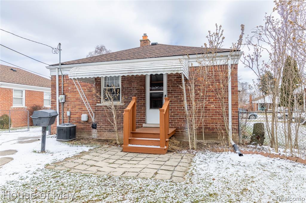 6640 Gahona Avenue, Allen Park, MI 48101 — Photo 3