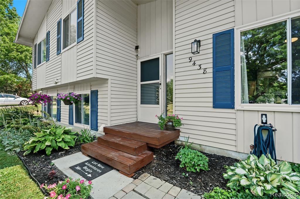 9438 Waite Drive, Fenton, MI 48430 — Photo 3