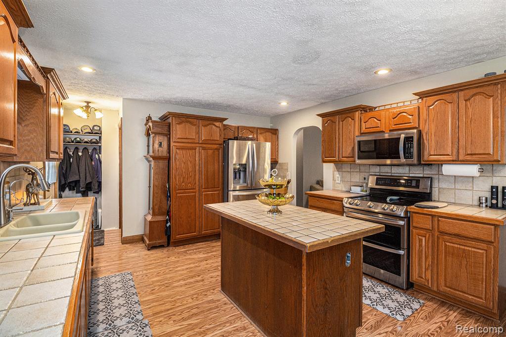 4915 Bell Oak Road, Webberville, MI 48892 — Photo 10