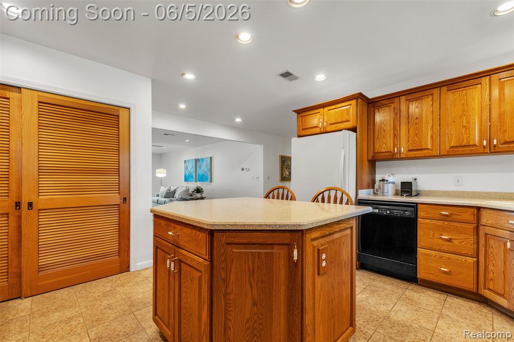 47435 N Shore Drive, Belleville, MI 48111 — Photo 15